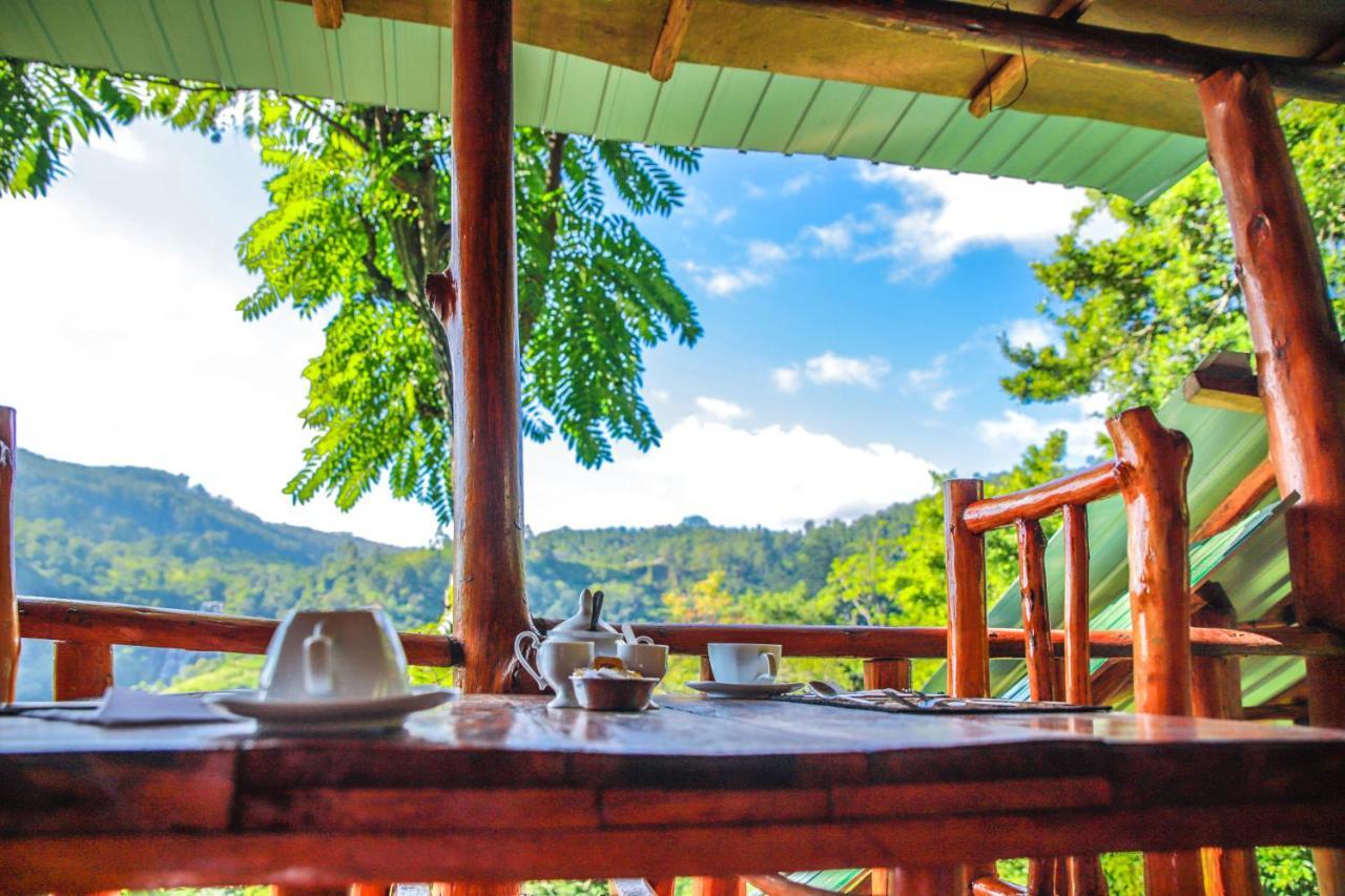 เอลลา แบมบู คาบานา Bed & Breakfast ภายนอก รูปภาพ