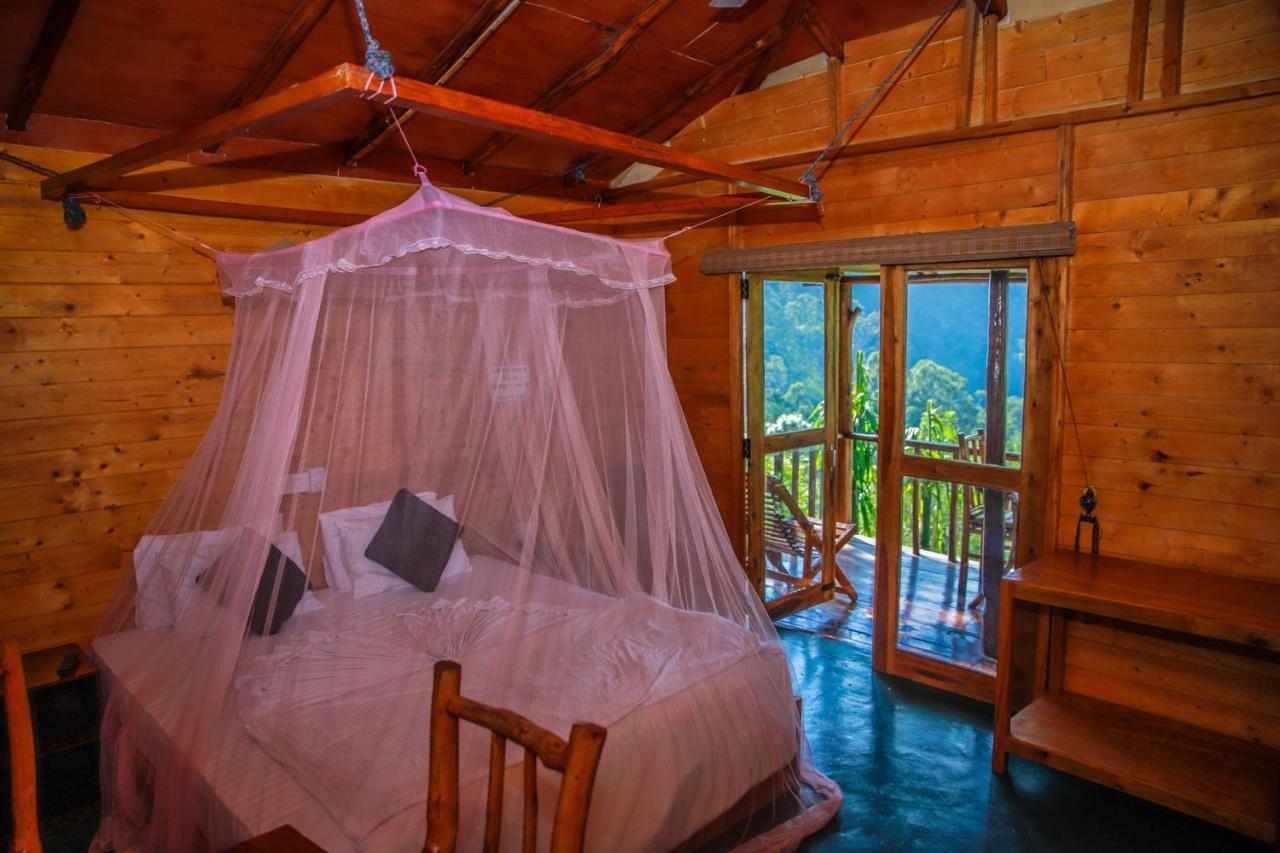 เอลลา แบมบู คาบานา Bed & Breakfast ภายนอก รูปภาพ
